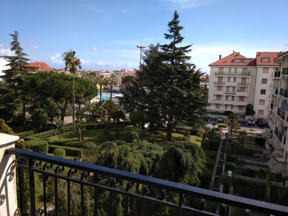 Condominio Ariazzurra S. Bart. سان بارتولومِيو آل ما المظهر الخارجي الصورة
